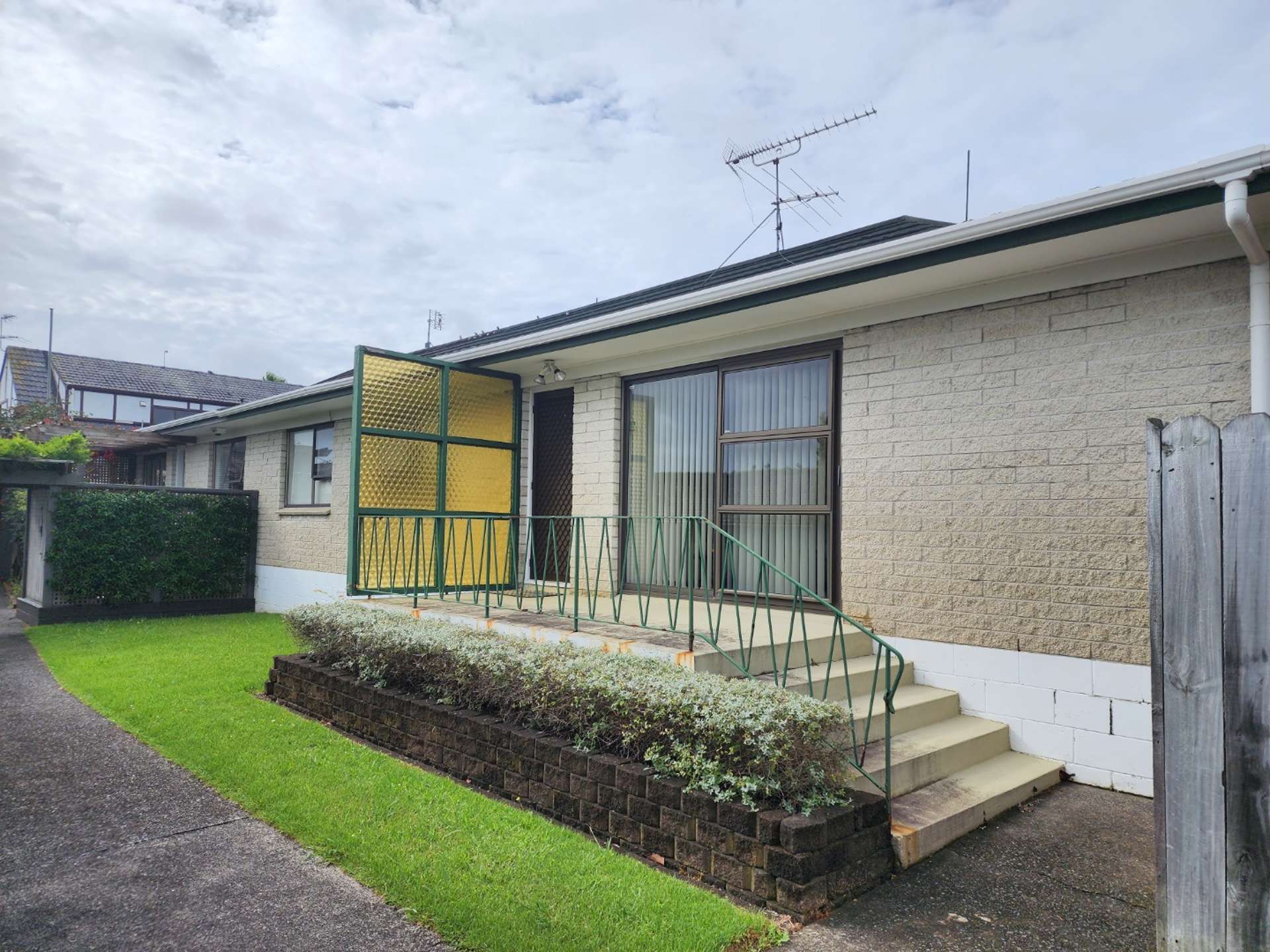 1/133 Glenmore Road Sunnyhills_0