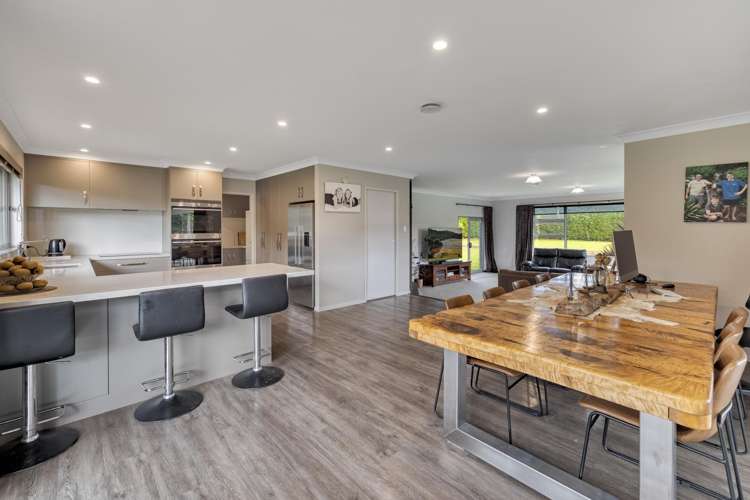 236 Walker Road East Aongatete_8