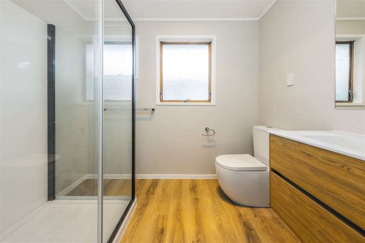 2/1 Carter Place Manurewa_8