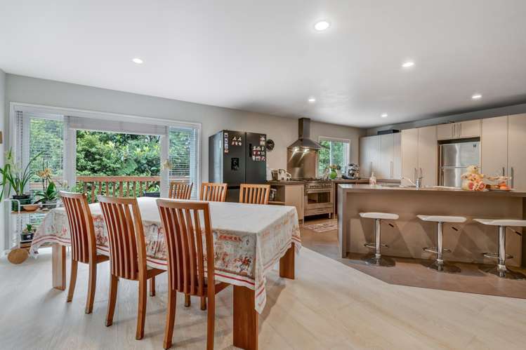 15 Springwater Vale Unsworth Heights_3