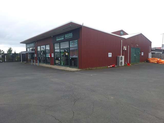 For Lease - commercial space Helensville