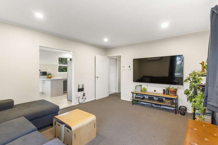 4/331 Royal Road Massey_12