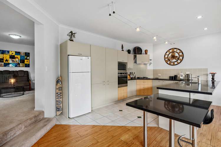 5 Springwater Vale Unsworth Heights_13