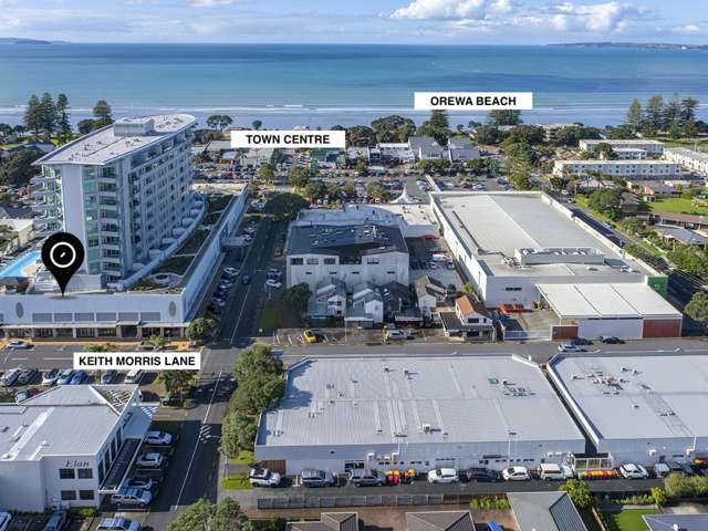 RARE OPPORTUNITY IN OREWA – BE NEAR THE BEACH !