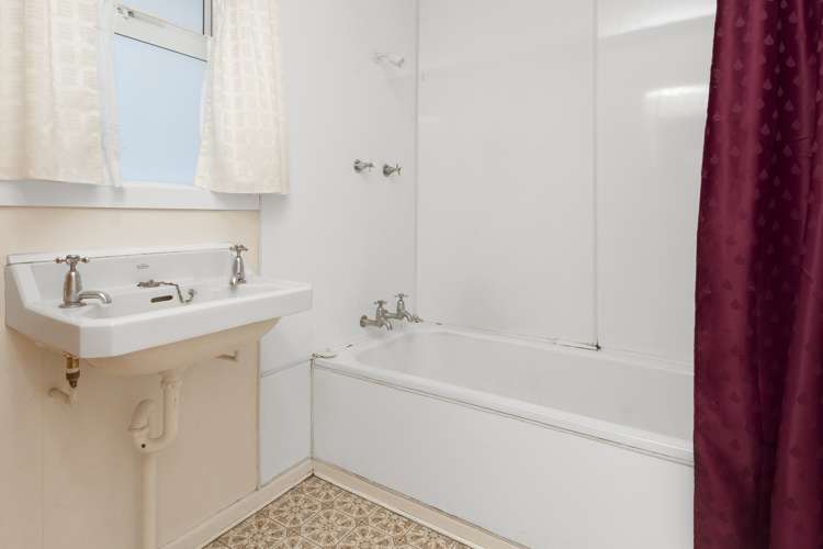 127 Flanshaw Road Te Atatu South_15