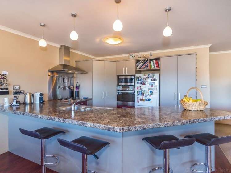 50 Percy Kinsman Crescent Riverstone Terraces_13