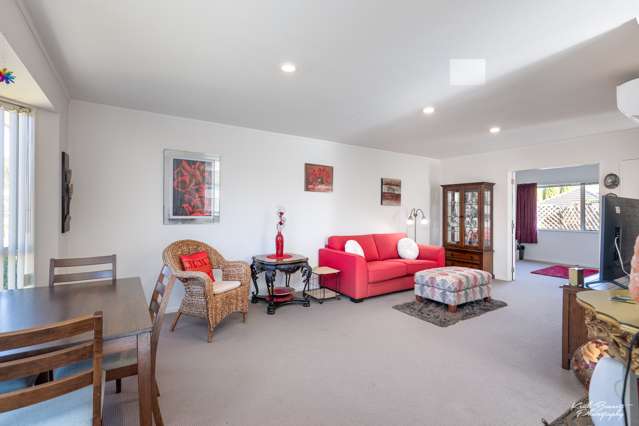 2/17 John Street Trentham_4