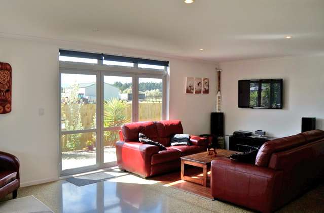 25 Ocean View Rise Ruakaka_3