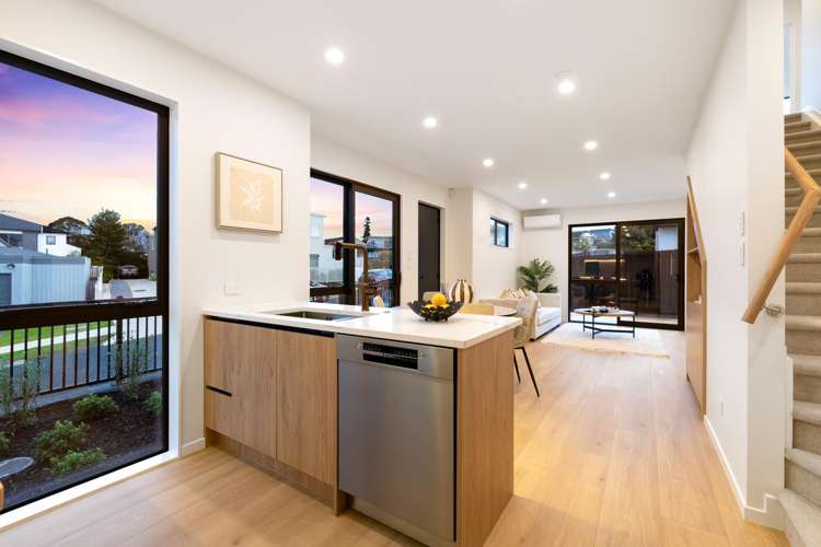 3A, 3B and 3D Towra Place Botany Downs_13