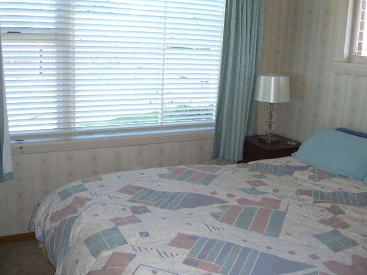 8 Damien Place Bromley_5