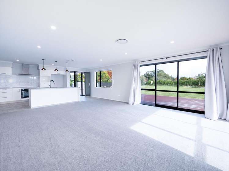 2 Greenfields Way_5