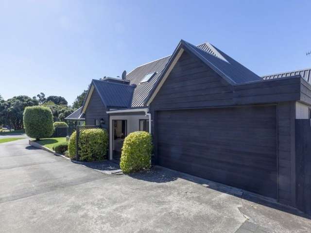 18 Garden Road Raumati Beach_1