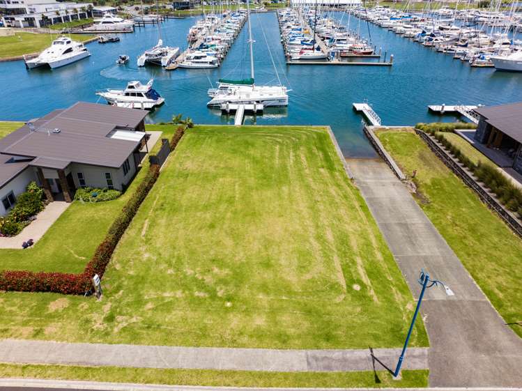 12 Finch Street One Tree Point_10