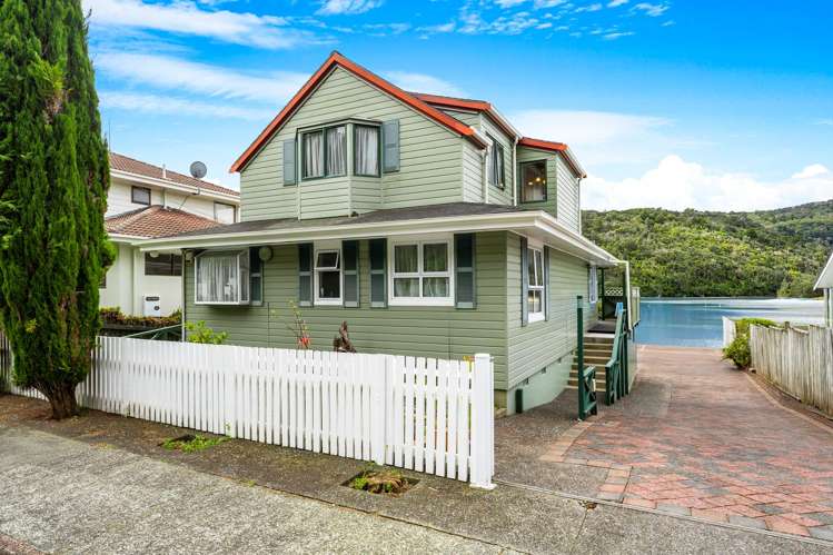 8 Waiwera Road Waiwera_4