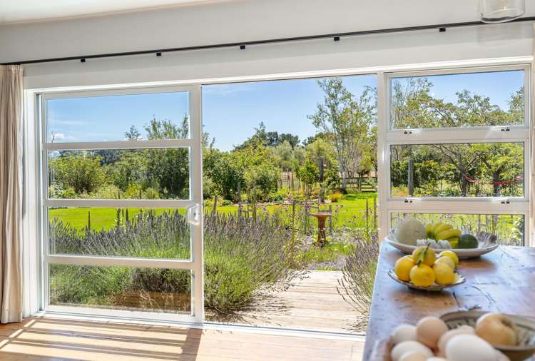 80 Battersea Road Morisons Bush_15