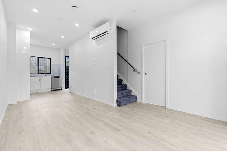 37f Court Town Close Mangere_5