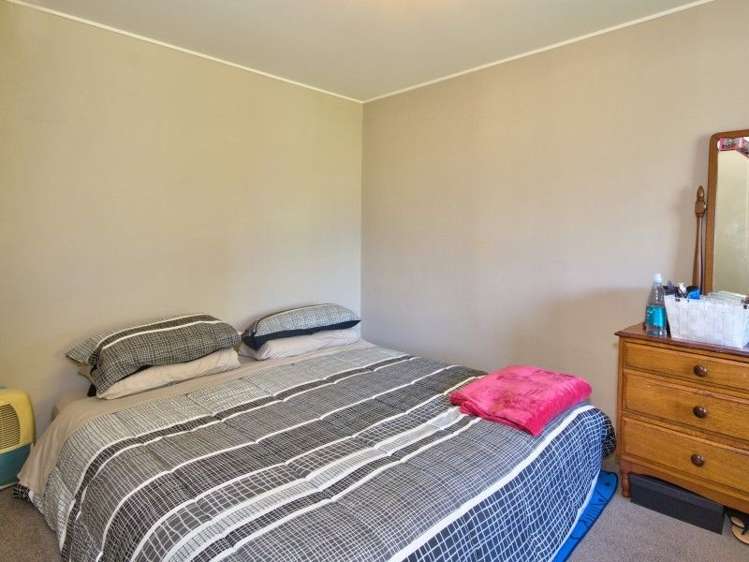 7 Greenstone Place Fernhill/Sunshine Bay_13