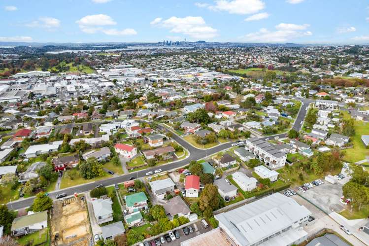 2/99 Bruce Road Glenfield_18