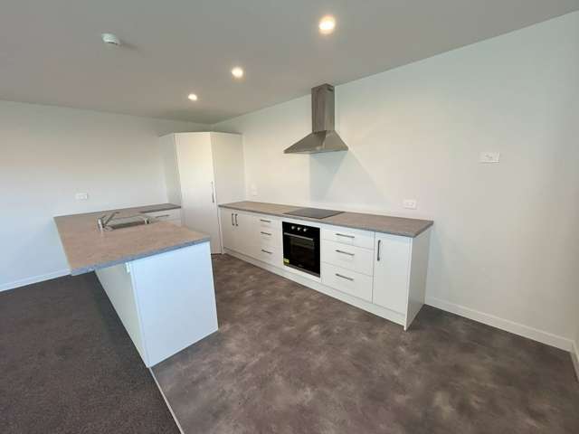 2/15 De Havilland Way 11229_3