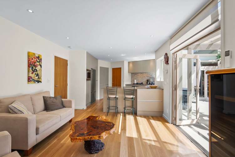 8b Queen Mary Avenue Epsom_11