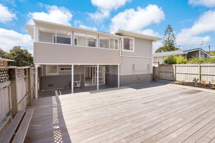 80 Roberts Road Te Atatu South_3