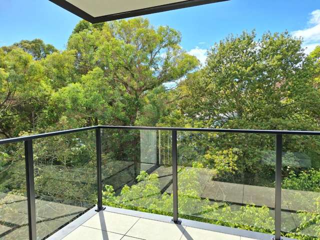 2 bedroom apartment in Kingsland