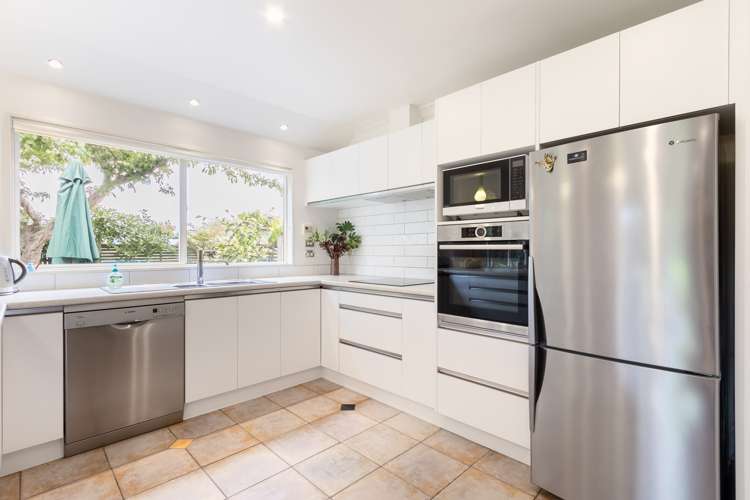 29 Avion Terrace Raumati Beach_1