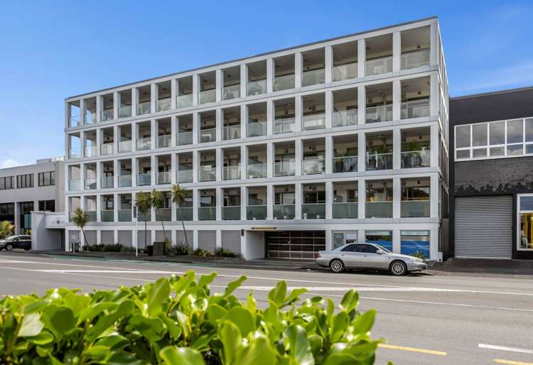 401 New North Road 1703_11
