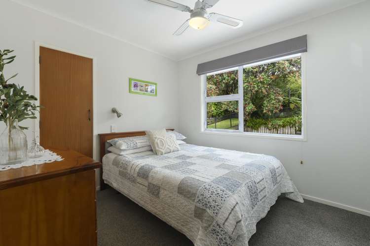 24 Highfield Crescent Brookfield_13