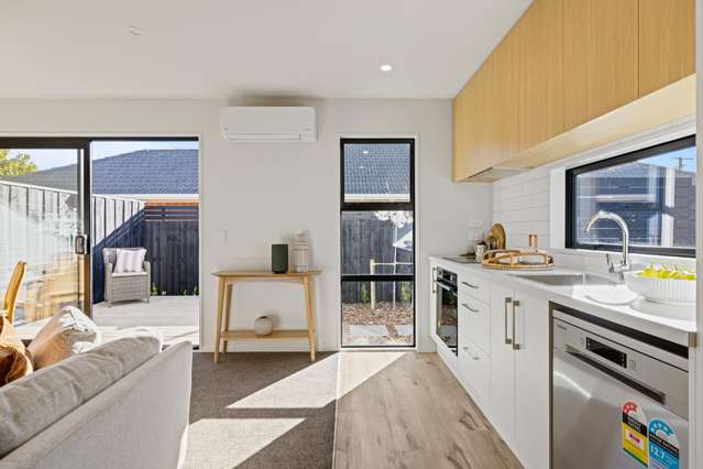 2/388 Hereford Street Linwood_4