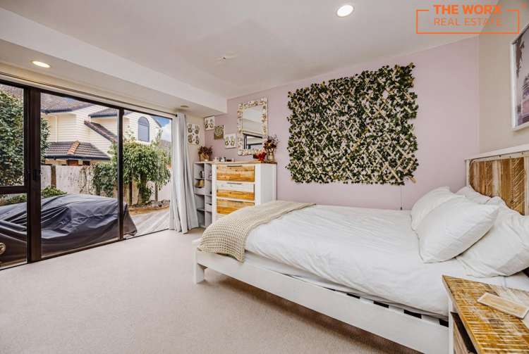 22 Gillard Place Eastern Beach_13