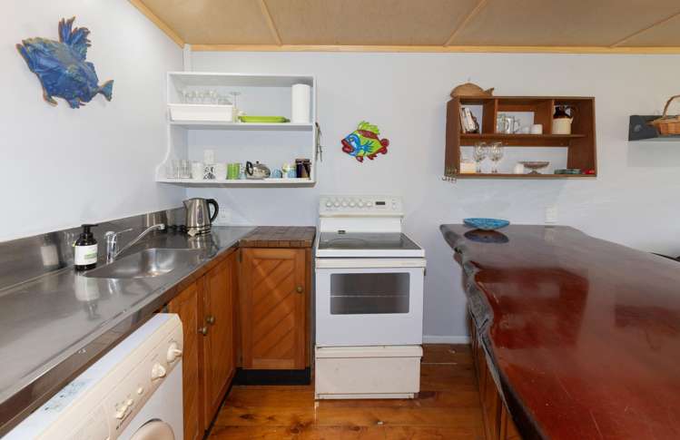 5 Bayly Street Baylys Beach_6