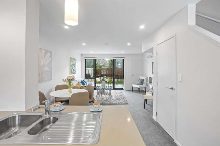 4/10 Shamrock Lane Te Atatu Peninsula_15