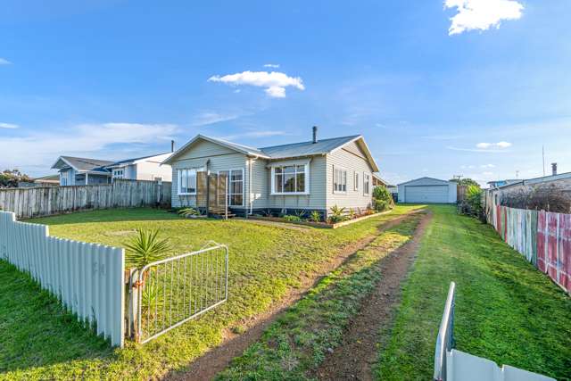 20 Barling Street Himatangi Beach_1