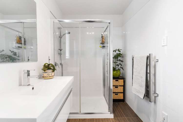 92 Astley Ave New Lynn_7