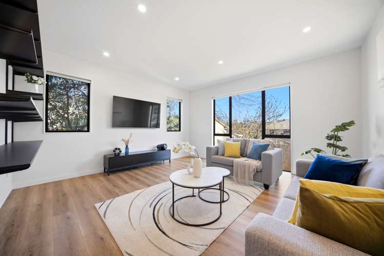 57E Hogans Road_5