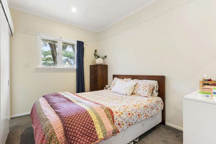 97 The Parade Island Bay_12