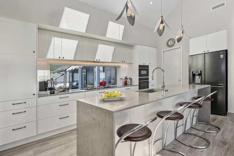 8 Jojos Way Lynmore_10