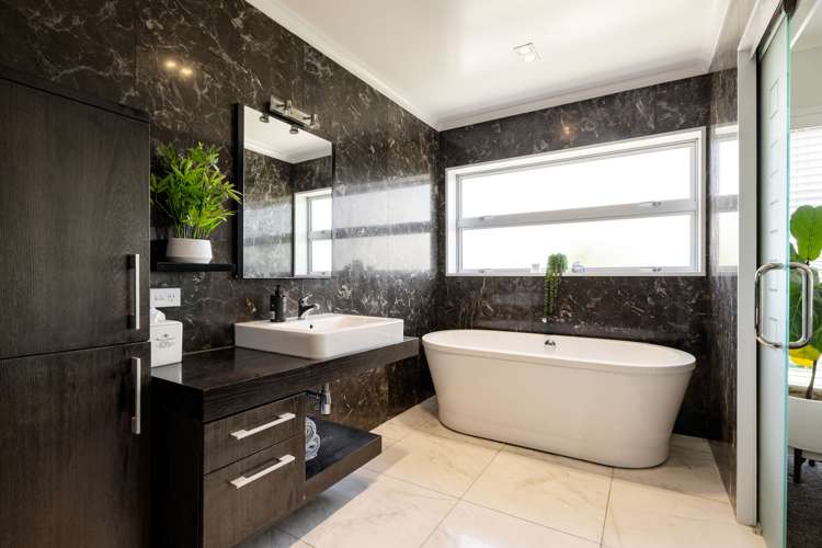 163 Lake Crescent Hamilton Lake_14