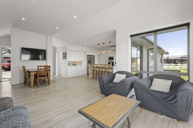 51 Baxter Michael Crescent Cambridge_6