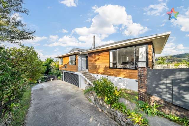 HUGE HOME WITH INTER-GENERATIONAL LIVING!