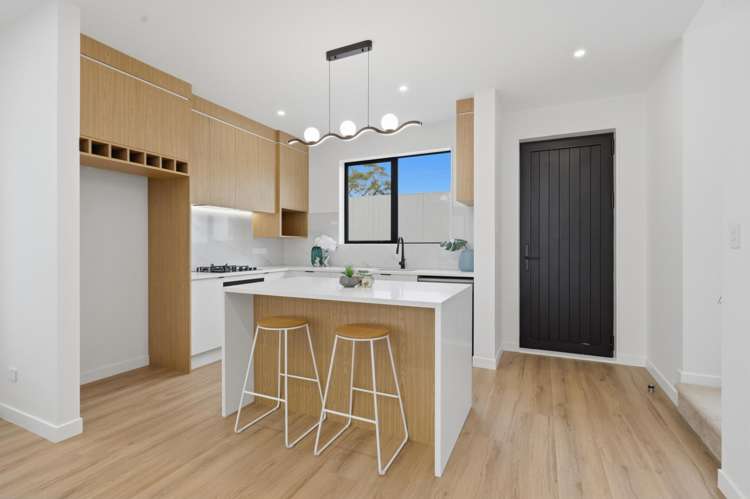 312 Sandringham Road_3