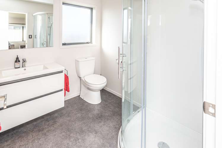 5 Magnolia Crescent Tawhero_13