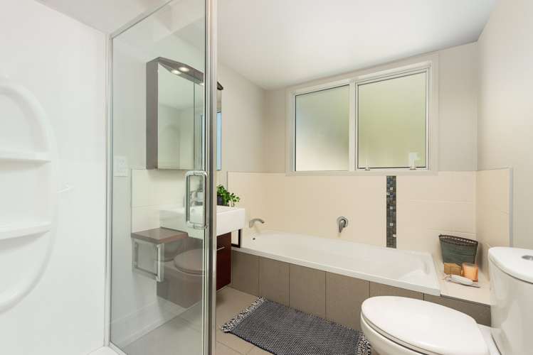 5 Carex Close Pyes Pa_17