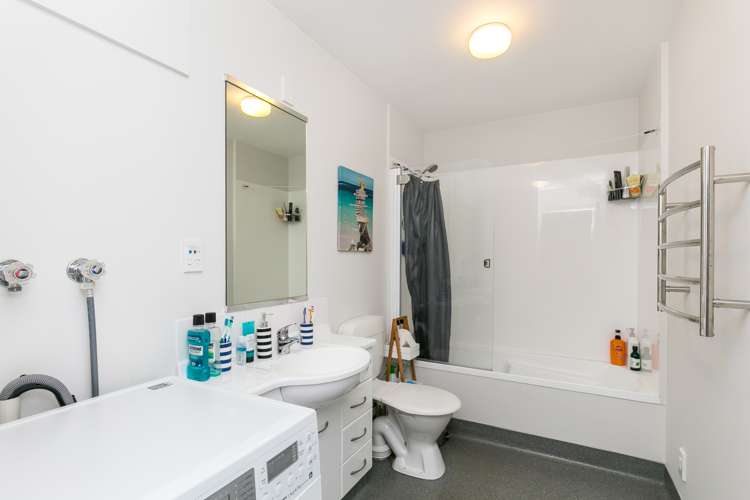 306/72 Herald Street Berhampore_8