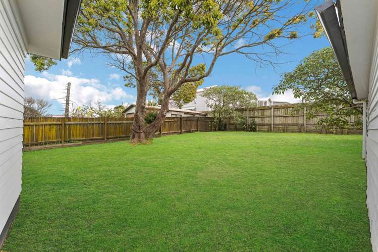2/34 Plumley Crescent Mangere_8