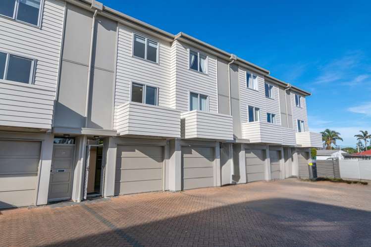 24/3 Riverside Road Orewa_14