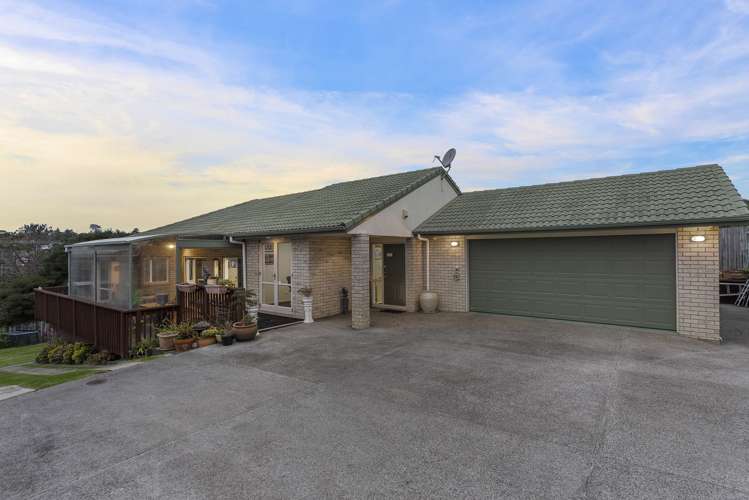 32 Rivervale Grove Stanmore Bay_17