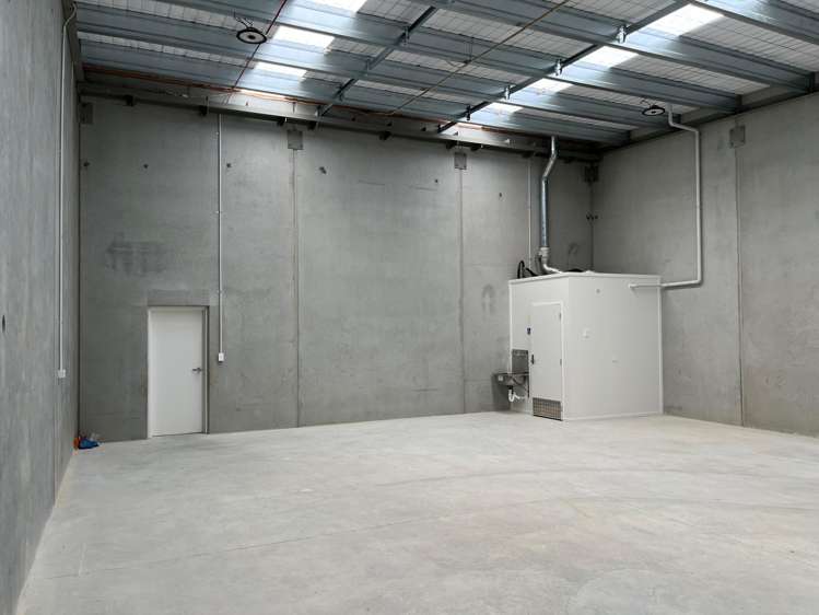 8/1 Lake Bryndwr Lane Burnside_14