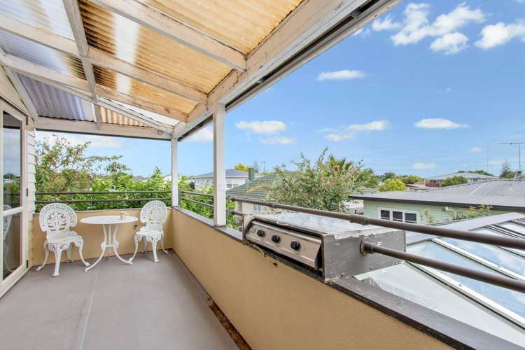 8 Stokes Avenue Te Atatu Peninsula_13